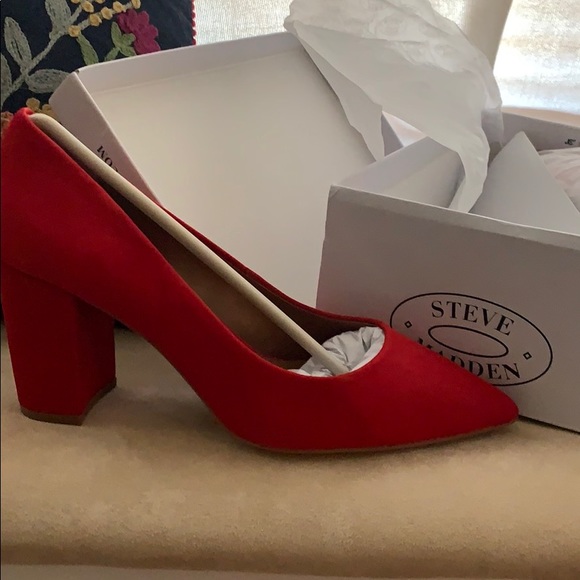 Steve Madden Shoes - Steven madden red pumps